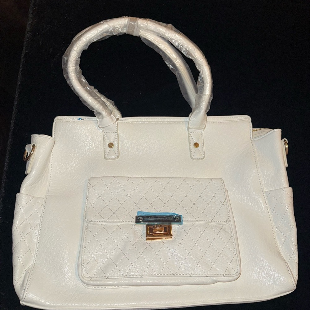 Elegant White Quilted Handbag